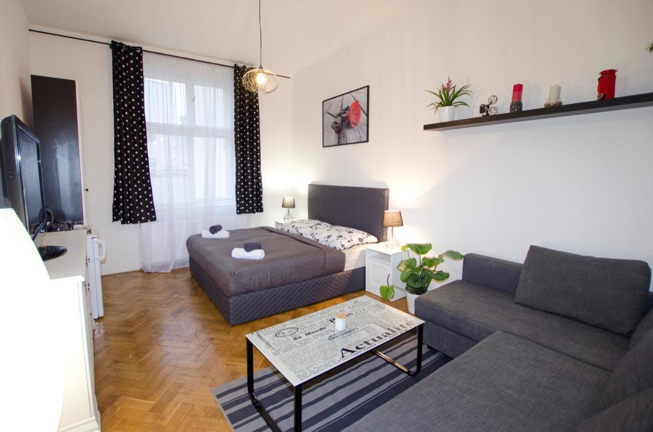 Exlusive Apartment Paris Style Прага Екстер'єр фото